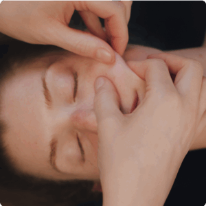 Techniques japonaises (inspirées du Kobidō) – lissages, pressions